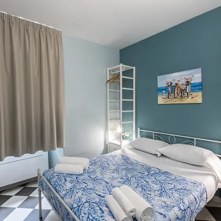 Hostel Portici