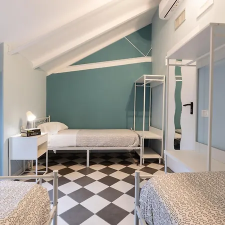 Hostel Portici * Portici