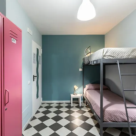 Hostel Portici